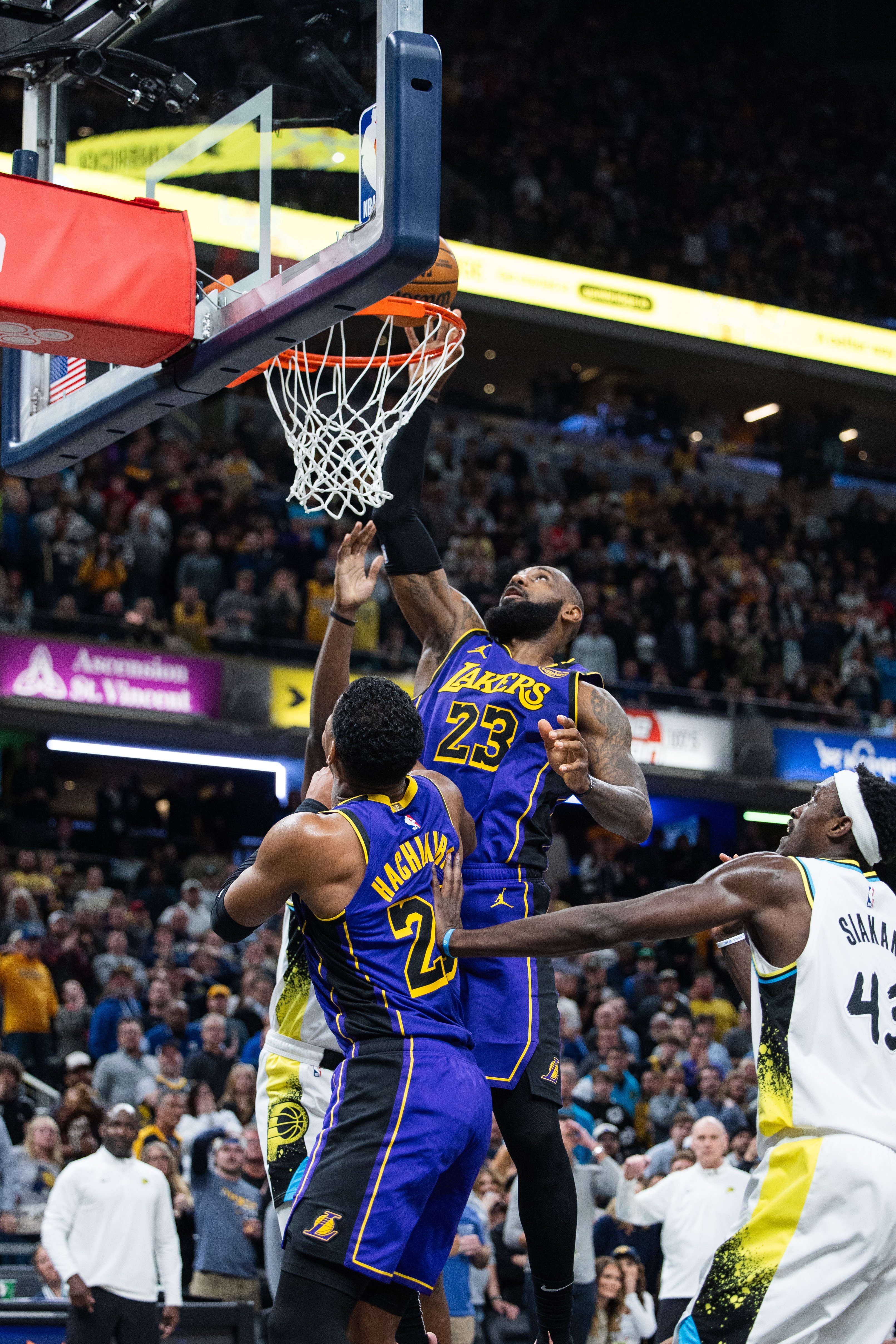 湖人不敌开拓者，遭遇三连败，士气大振